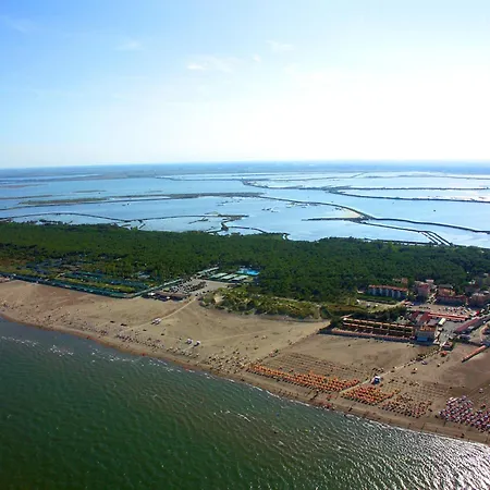 Solmare-53 By Interhome Rosapineta